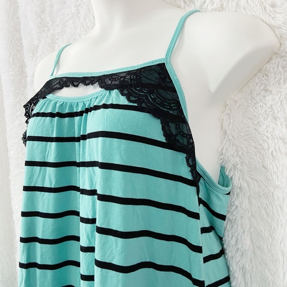 Torrid Striped Lace Keyhole Cami Size 3 - Picture 2 of 9